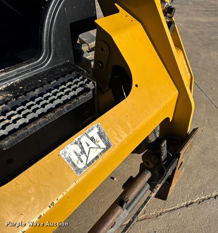 image for item EN0889 2018 Caterpillar 259D skid steer loader