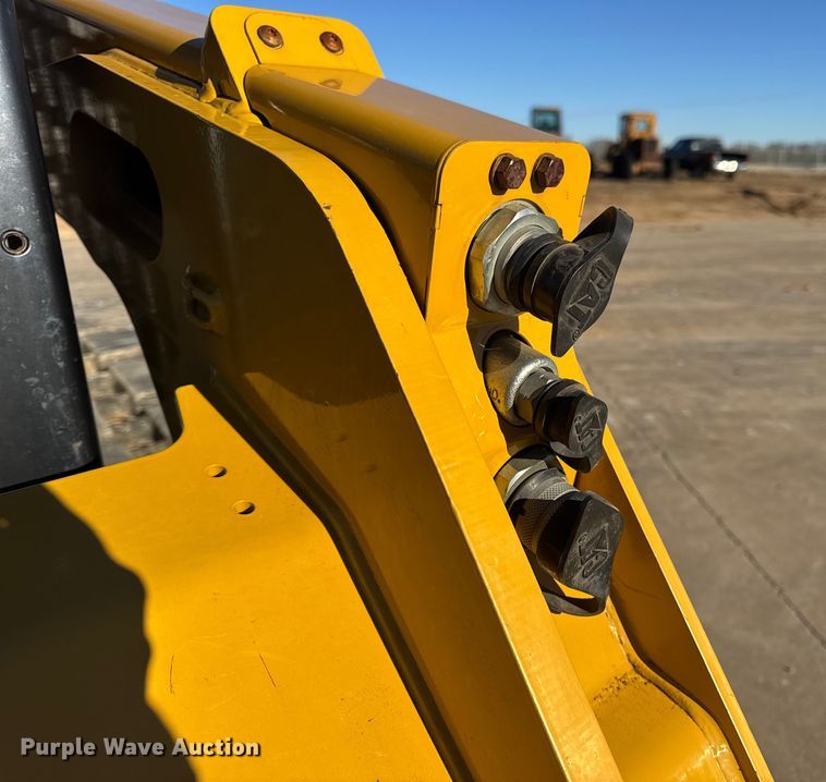 image for item EN0889 2018 Caterpillar 259D skid steer loader