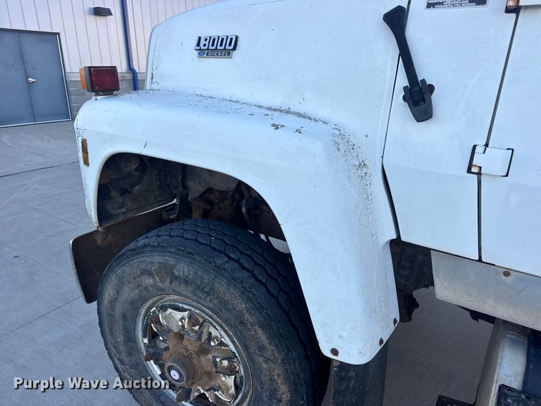 image for item EN0890 1994 Ford L8000 dump truck