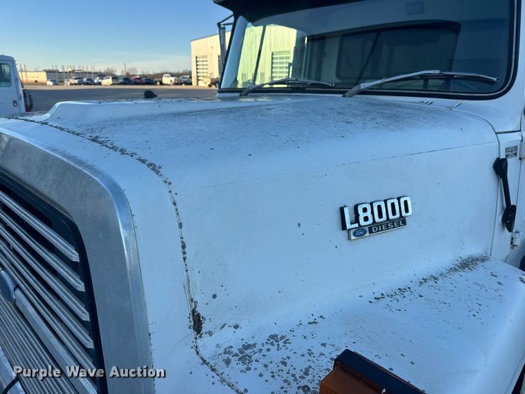 image for item EN0890 1994 Ford L8000 dump truck