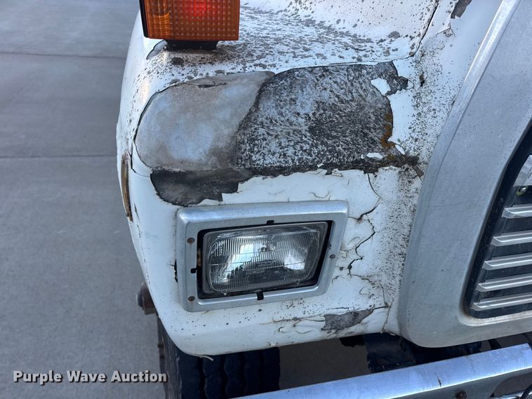 image for item EN0890 1994 Ford L8000 dump truck