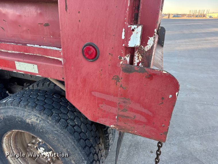 image for item EN0890 1994 Ford L8000 dump truck