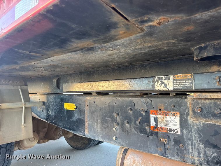 image for item EN0890 1994 Ford L8000 dump truck