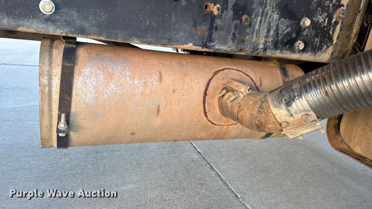 image for item EN0890 1994 Ford L8000 dump truck