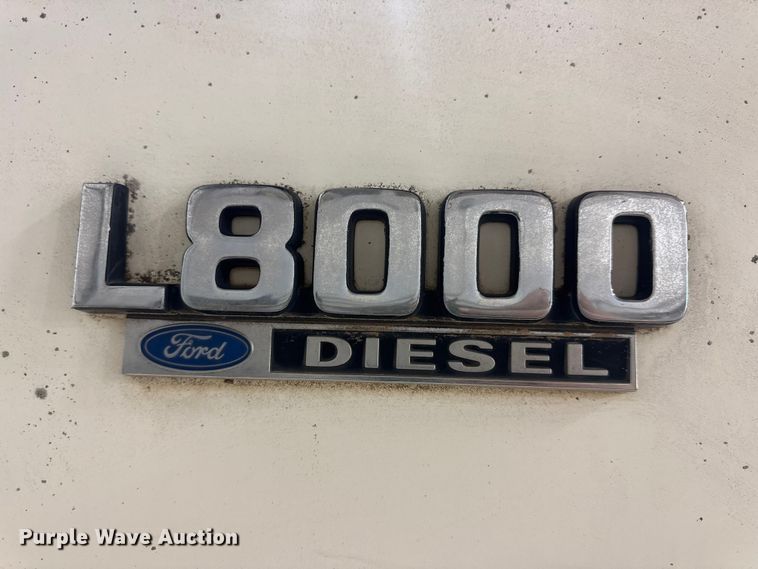 image for item EN0890 1994 Ford L8000 dump truck