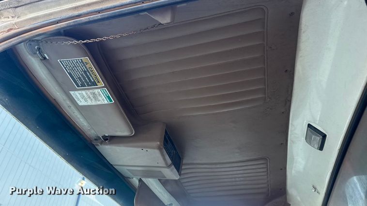 image for item EN0890 1994 Ford L8000 dump truck