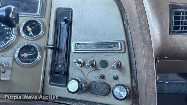 image for item EN0890 1994 Ford L8000 dump truck