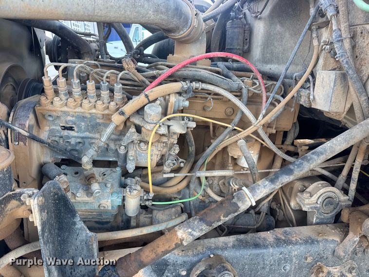 image for item EN0890 1994 Ford L8000 dump truck