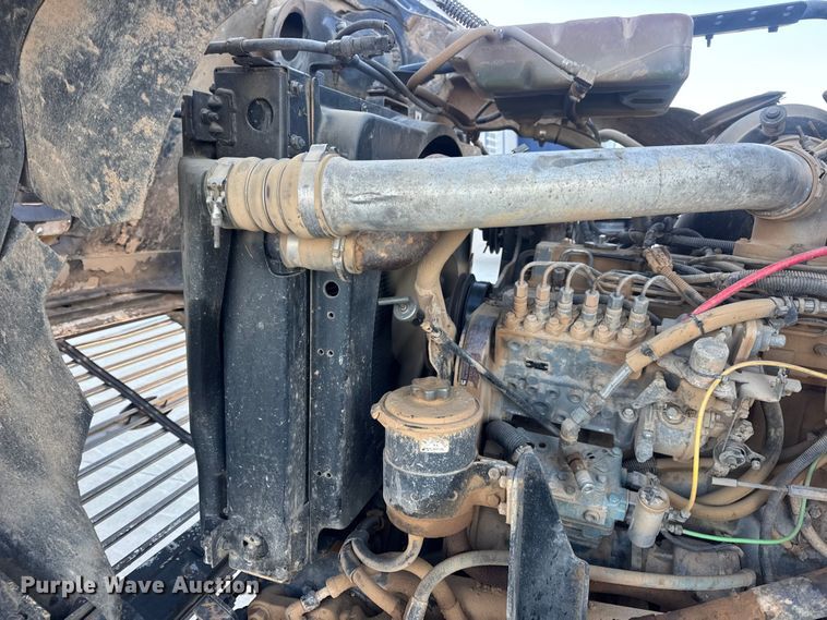 image for item EN0890 1994 Ford L8000 dump truck