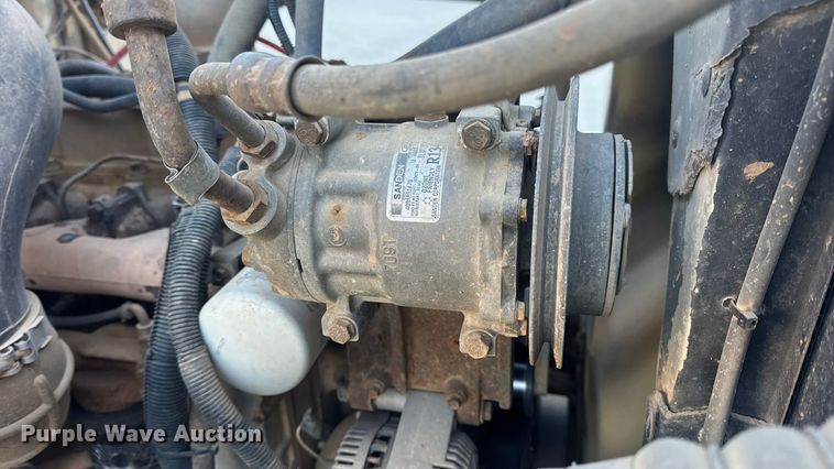 image for item EN0890 1994 Ford L8000 dump truck