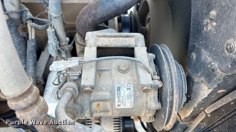 image for item EN0890 1994 Ford L8000 dump truck