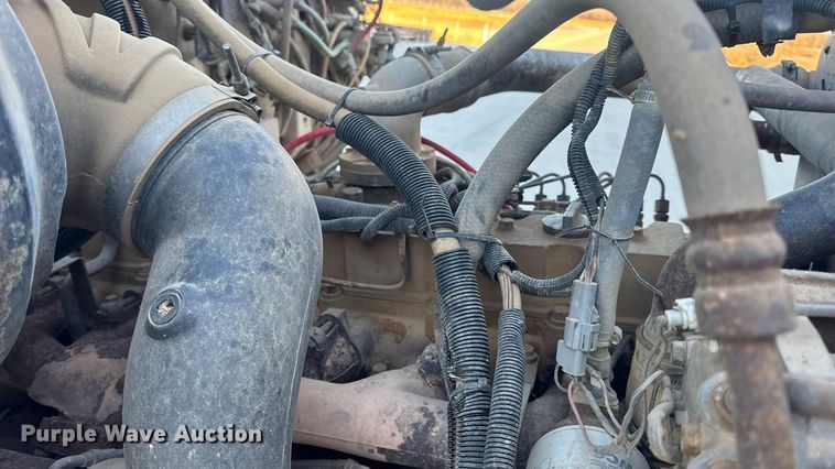 image for item EN0890 1994 Ford L8000 dump truck