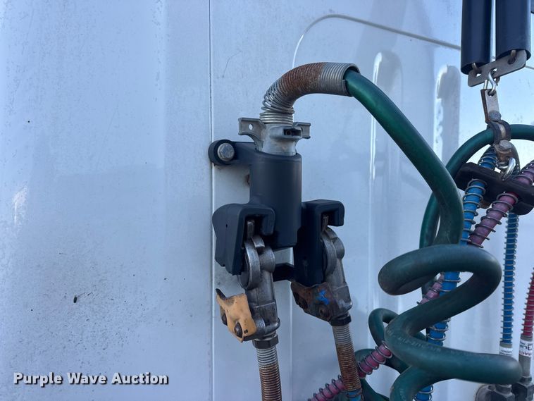 image for item EN0891 1999 International 4900 Crew Cab semi truck