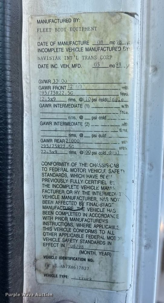 image for item EN0891 1999 International 4900 Crew Cab semi truck