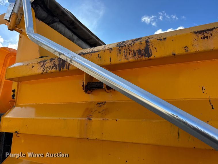 image for item EN0894 2010 International 7400 dump truck