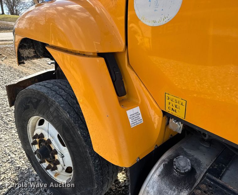 image for item EN0894 2010 International 7400 dump truck