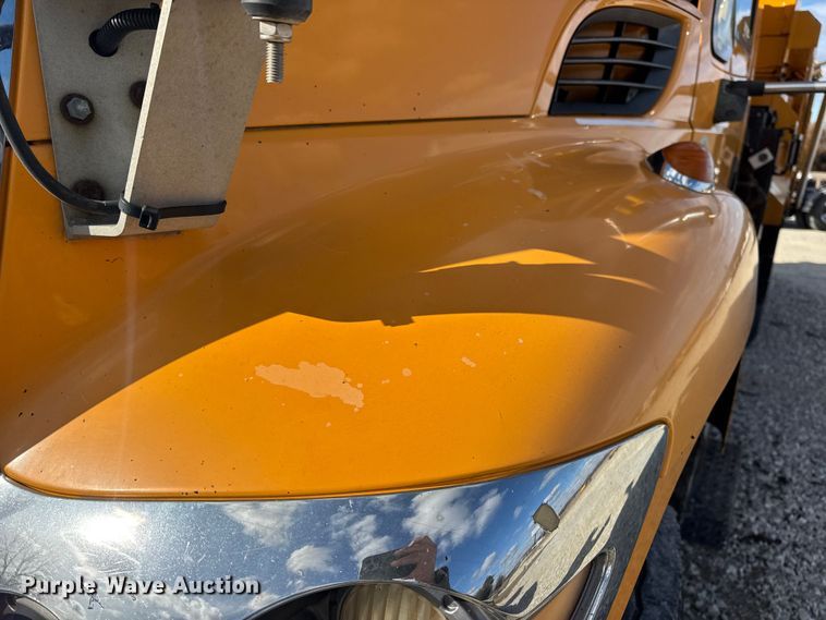 image for item EN0894 2010 International 7400 dump truck