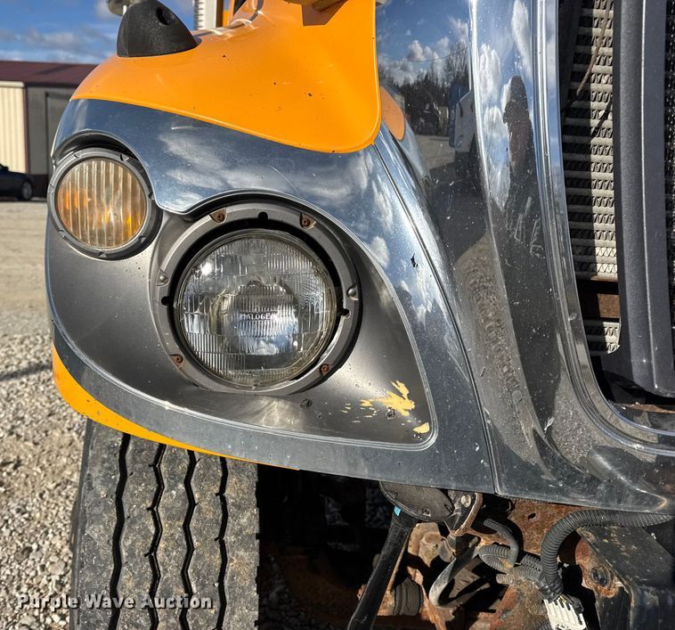 image for item EN0894 2010 International 7400 dump truck