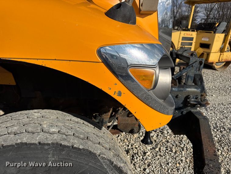 image for item EN0894 2010 International 7400 dump truck