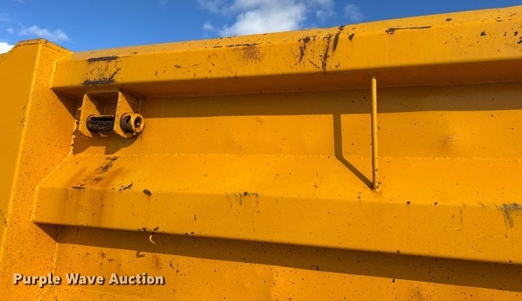 image for item EN0894 2010 International 7400 dump truck