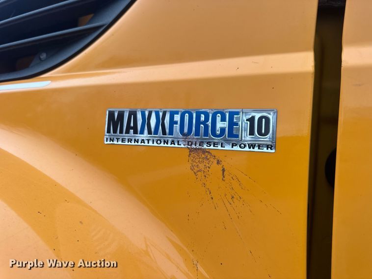 image for item EN0894 2010 International 7400 dump truck