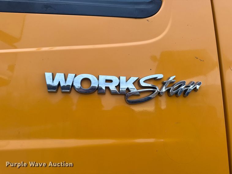 image for item EN0894 2010 International 7400 dump truck