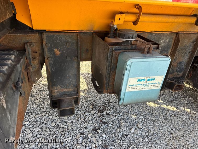 image for item EN0894 2010 International 7400 dump truck