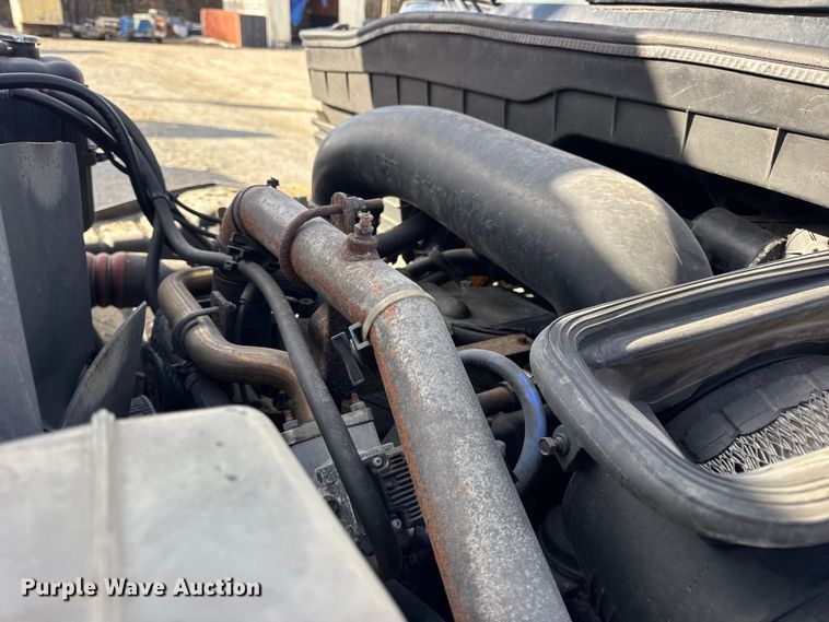 image for item EN0894 2010 International 7400 dump truck