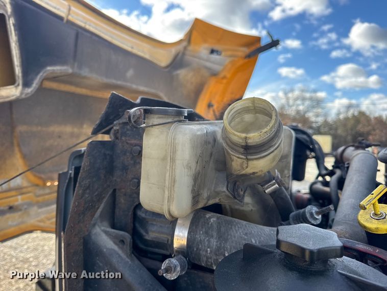 image for item EN0894 2010 International 7400 dump truck