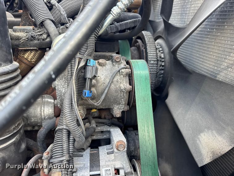 image for item EN0894 2010 International 7400 dump truck