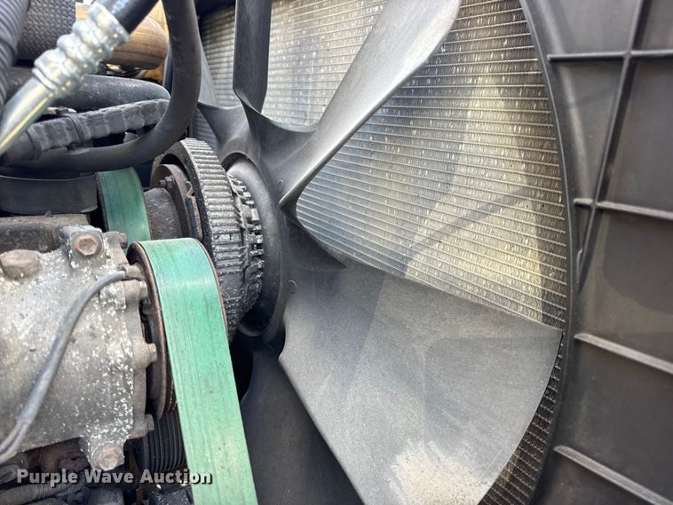 image for item EN0894 2010 International 7400 dump truck