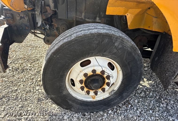 image for item EN0894 2010 International 7400 dump truck