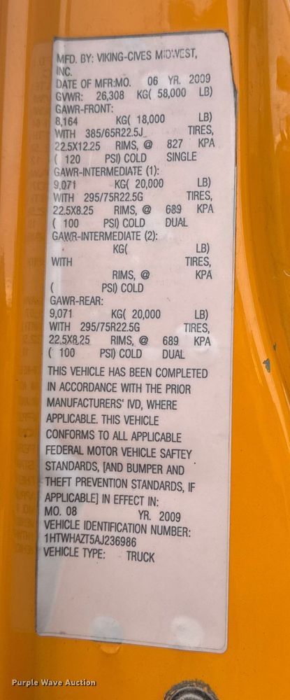 image for item EN0894 2010 International 7400 dump truck