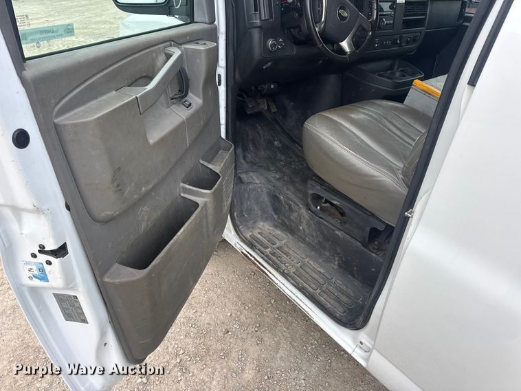 image for item EN0895 2016 Chevrolet Express 3500 Van