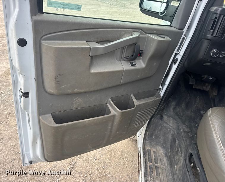 image for item EN0895 2016 Chevrolet Express 3500 Van