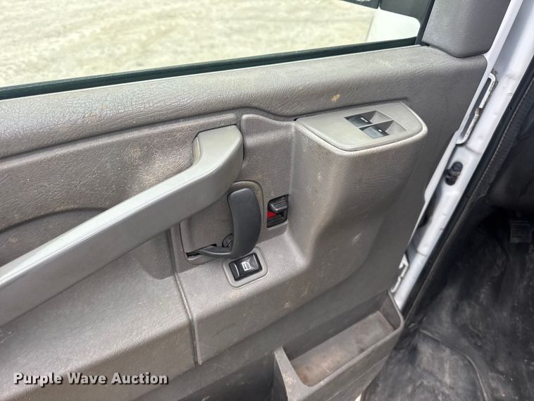 image for item EN0895 2016 Chevrolet Express 3500 Van