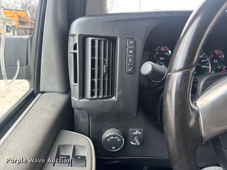 image for item EN0895 2016 Chevrolet Express 3500 Van