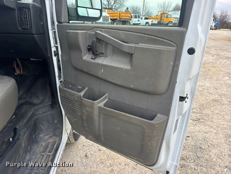 image for item EN0895 2016 Chevrolet Express 3500 Van