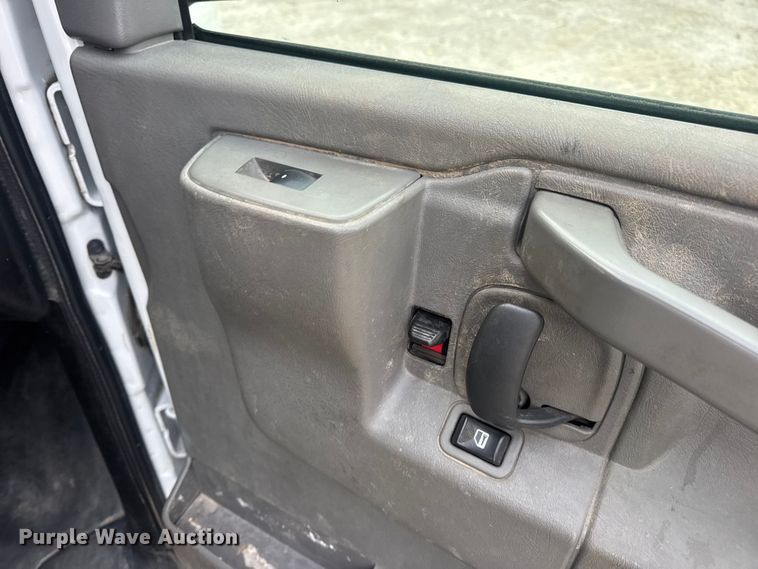 image for item EN0895 2016 Chevrolet Express 3500 Van