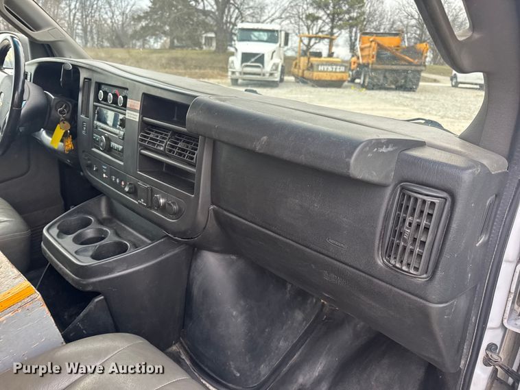 image for item EN0895 2016 Chevrolet Express 3500 Van
