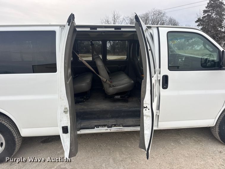 image for item EN0895 2016 Chevrolet Express 3500 Van