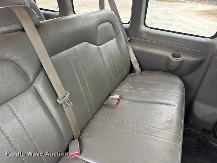 image for item EN0895 2016 Chevrolet Express 3500 Van