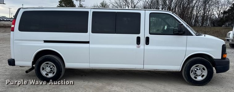 image for item EN0896 2015 Chevrolet Express 3500 van