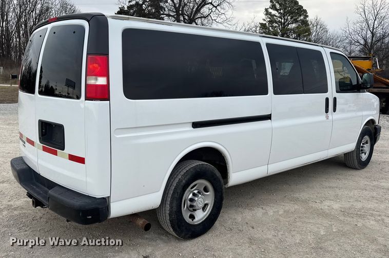 image for item EN0896 2015 Chevrolet Express 3500 van