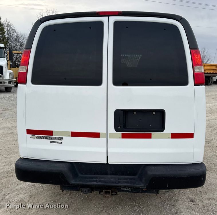 image for item EN0896 2015 Chevrolet Express 3500 van