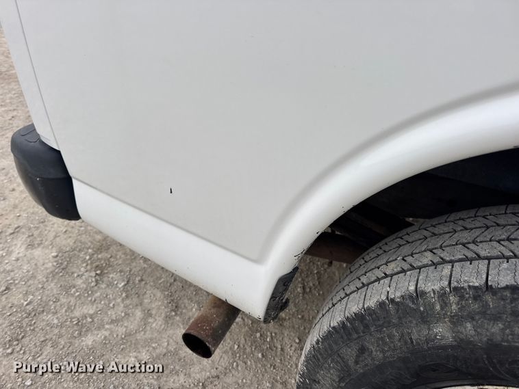 image for item EN0896 2015 Chevrolet Express 3500 van