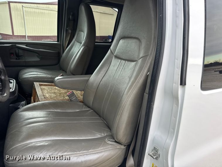 image for item EN0896 2015 Chevrolet Express 3500 van