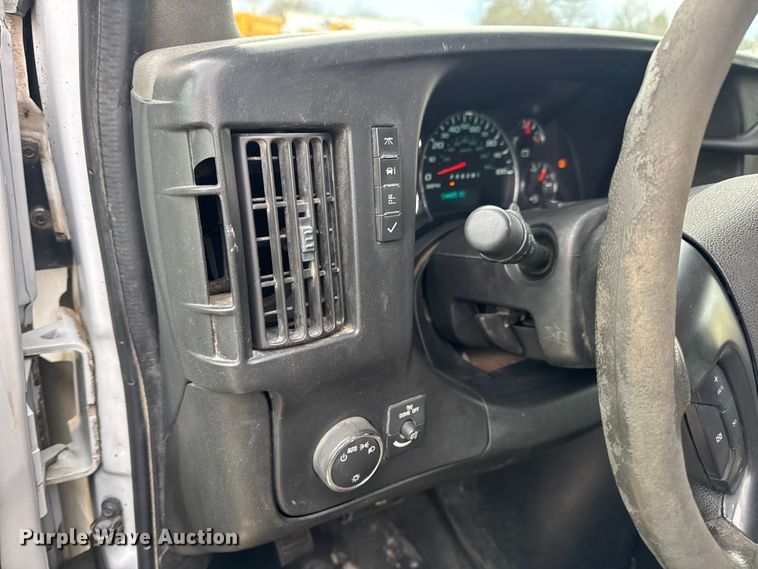 image for item EN0896 2015 Chevrolet Express 3500 van