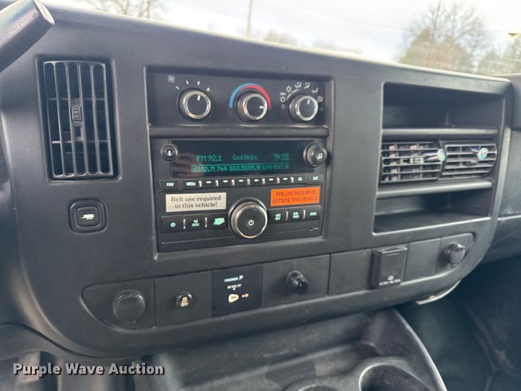 image for item EN0896 2015 Chevrolet Express 3500 van