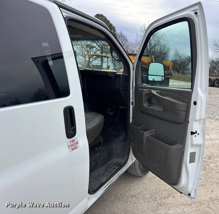 image for item EN0896 2015 Chevrolet Express 3500 van